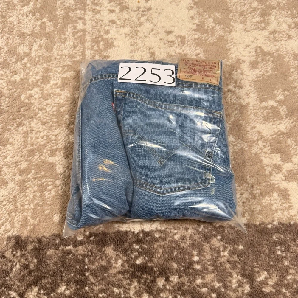 VTG Levi's 505 Regular Fit Classic Men's Blue Y2K Jeans 48x30 Straight Denim